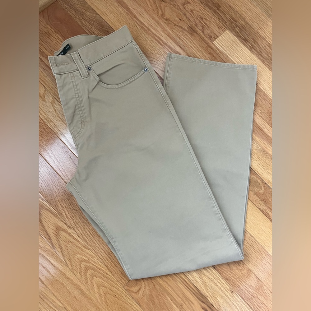 NWT- J.Crew Khaki Five-Pocket Pants. Size 31/32 - Picture 2 of 5